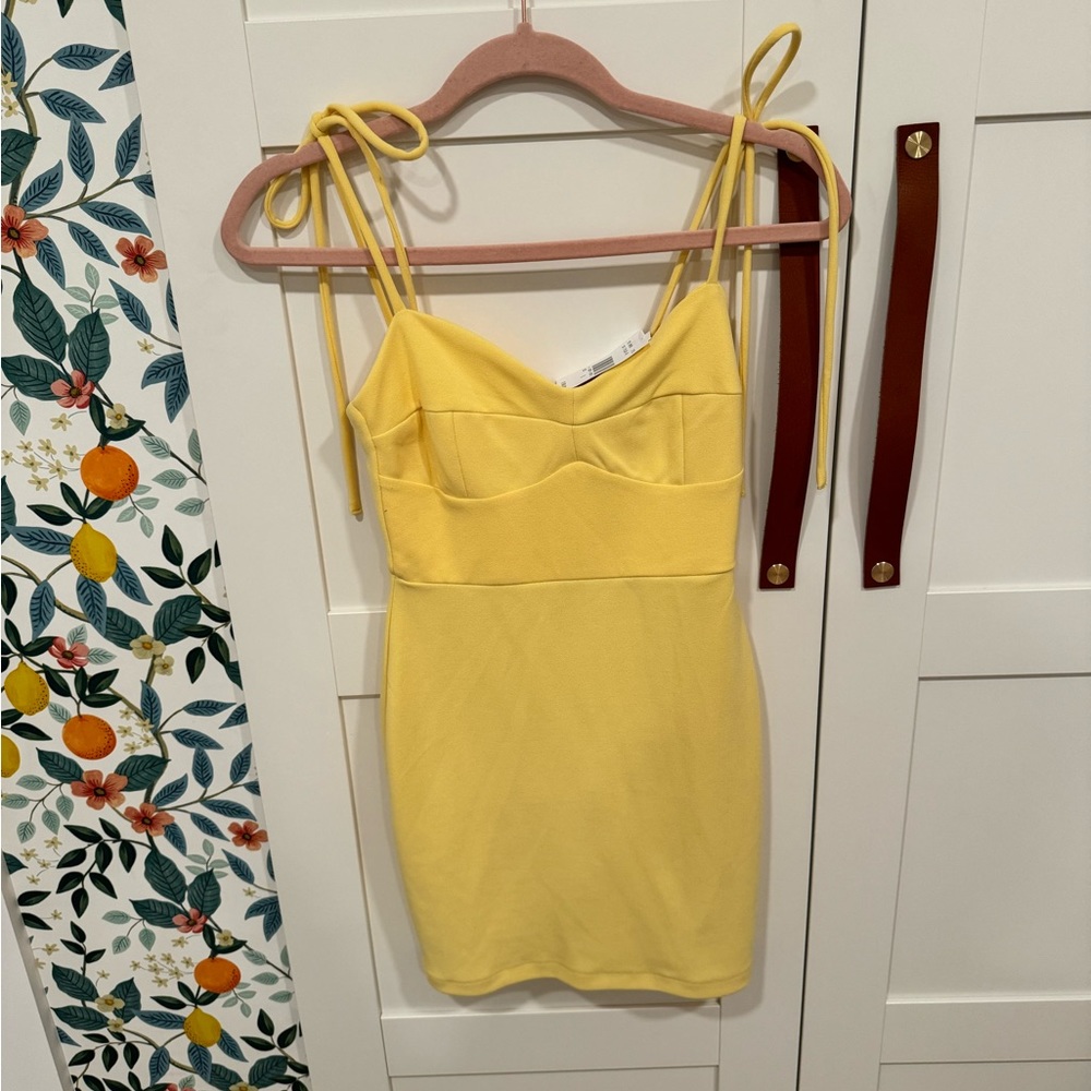 Cute 🍋 lemon yellow shift dress